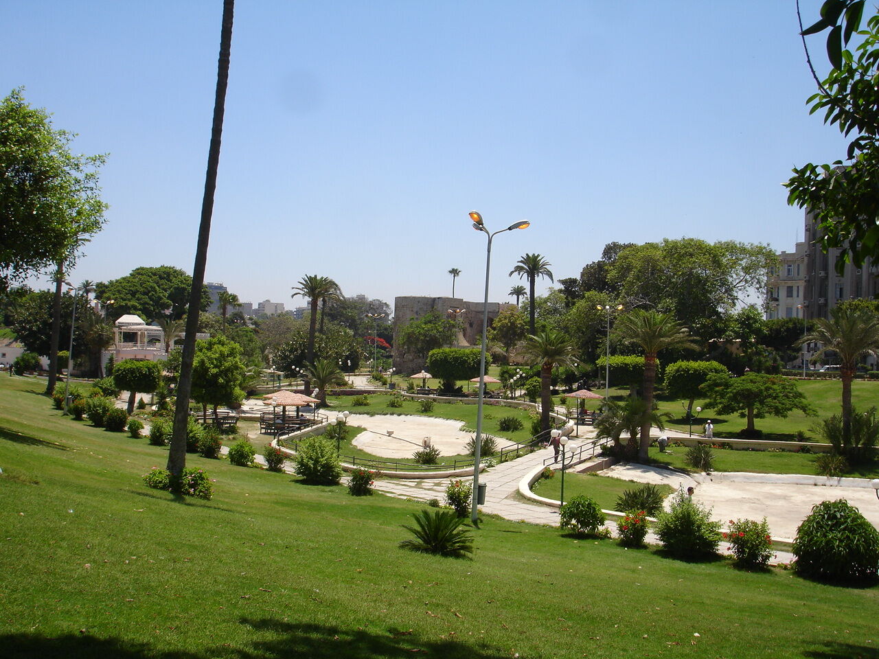 مساحات خضراء في حدائق الشلالات
