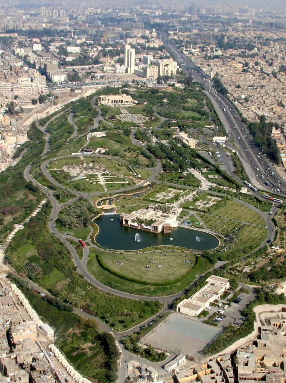 ٧ حدائق في القاهرة تذكرتها بـ ١٠ جنيه بس.. وازاي تروحها بالمترو